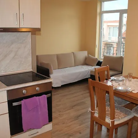 Dawn Park One Bedroom Апартамент *