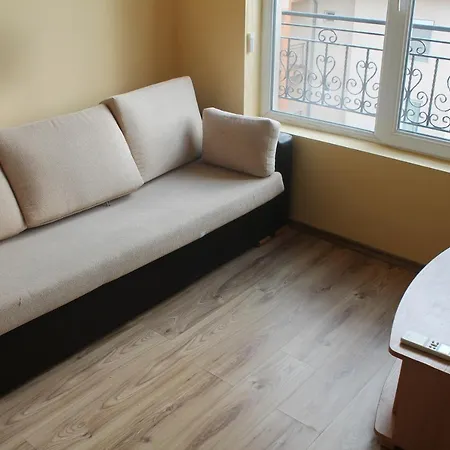 Апартамент Dawn Park One Bedroom